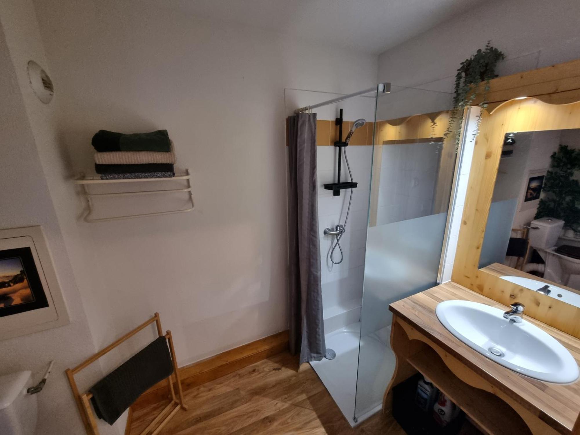 Appartement 4 Personnes 32M2 Au Pied Des Pistes- Wifi- Balcon Sud- Chamrousse 1650 Luaran gambar