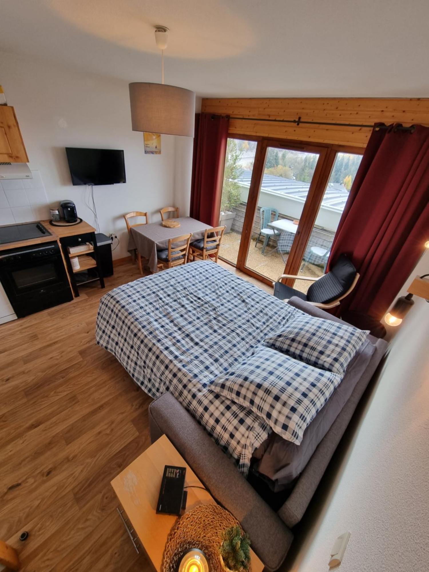 Appartement 4 Personnes 32M2 Au Pied Des Pistes- Wifi- Balcon Sud- Chamrousse 1650 Luaran gambar