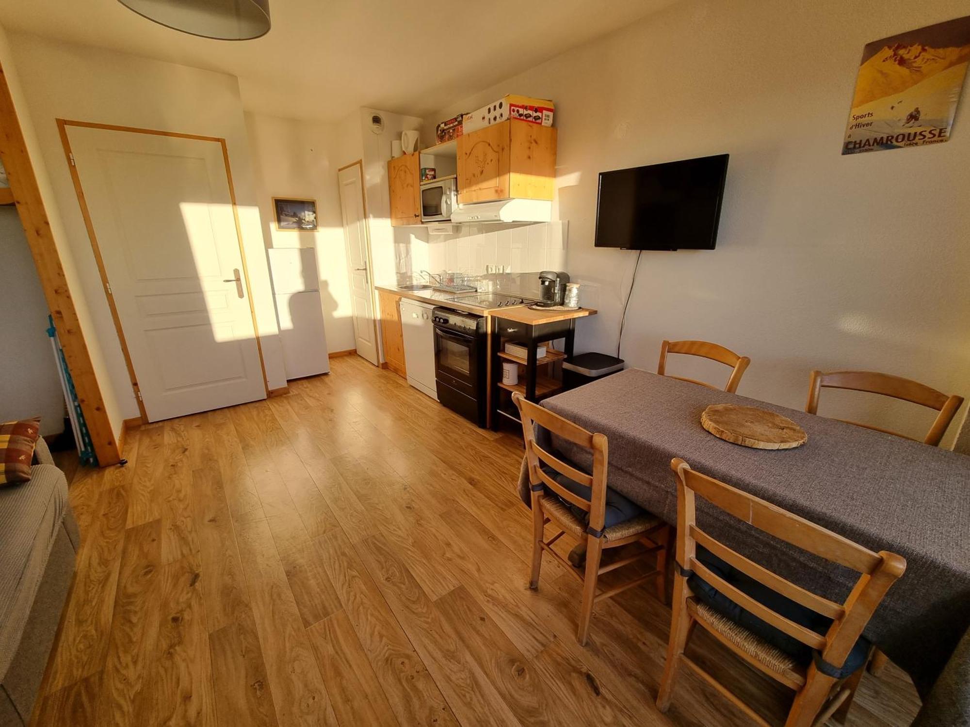 Appartement 4 Personnes 32M2 Au Pied Des Pistes- Wifi- Balcon Sud- Chamrousse 1650 Luaran gambar